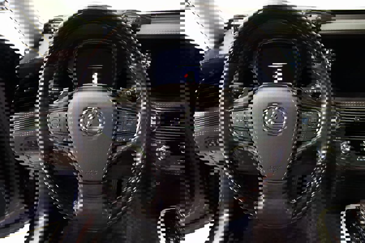 Used 2019 Lexus LS 500 AWD image 41