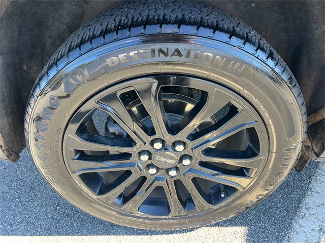 Used 2023 GMC Acadia SLE w/ Driver Convenience Package image 17