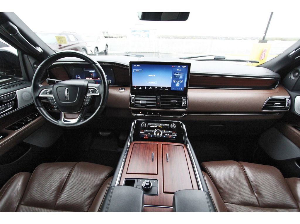 Used 2022 Lincoln Navigator L Reserve image 9