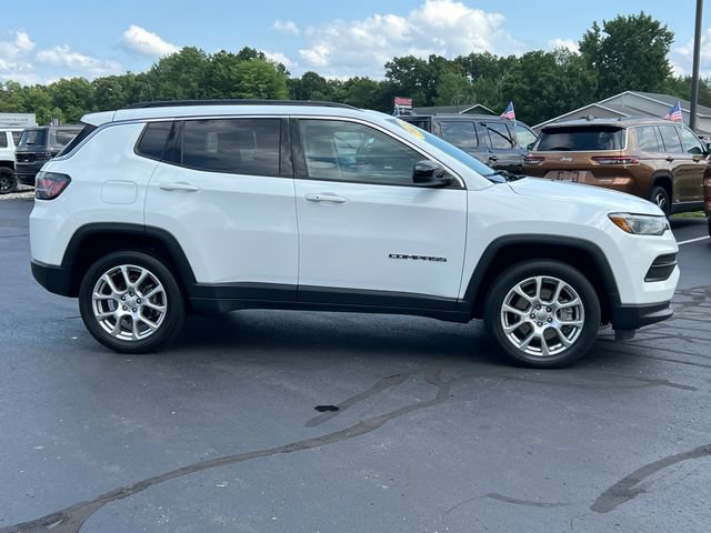 Used 2023 Jeep Compass Latitude w/ Sun and Sound Group AWD/4WD image 47
