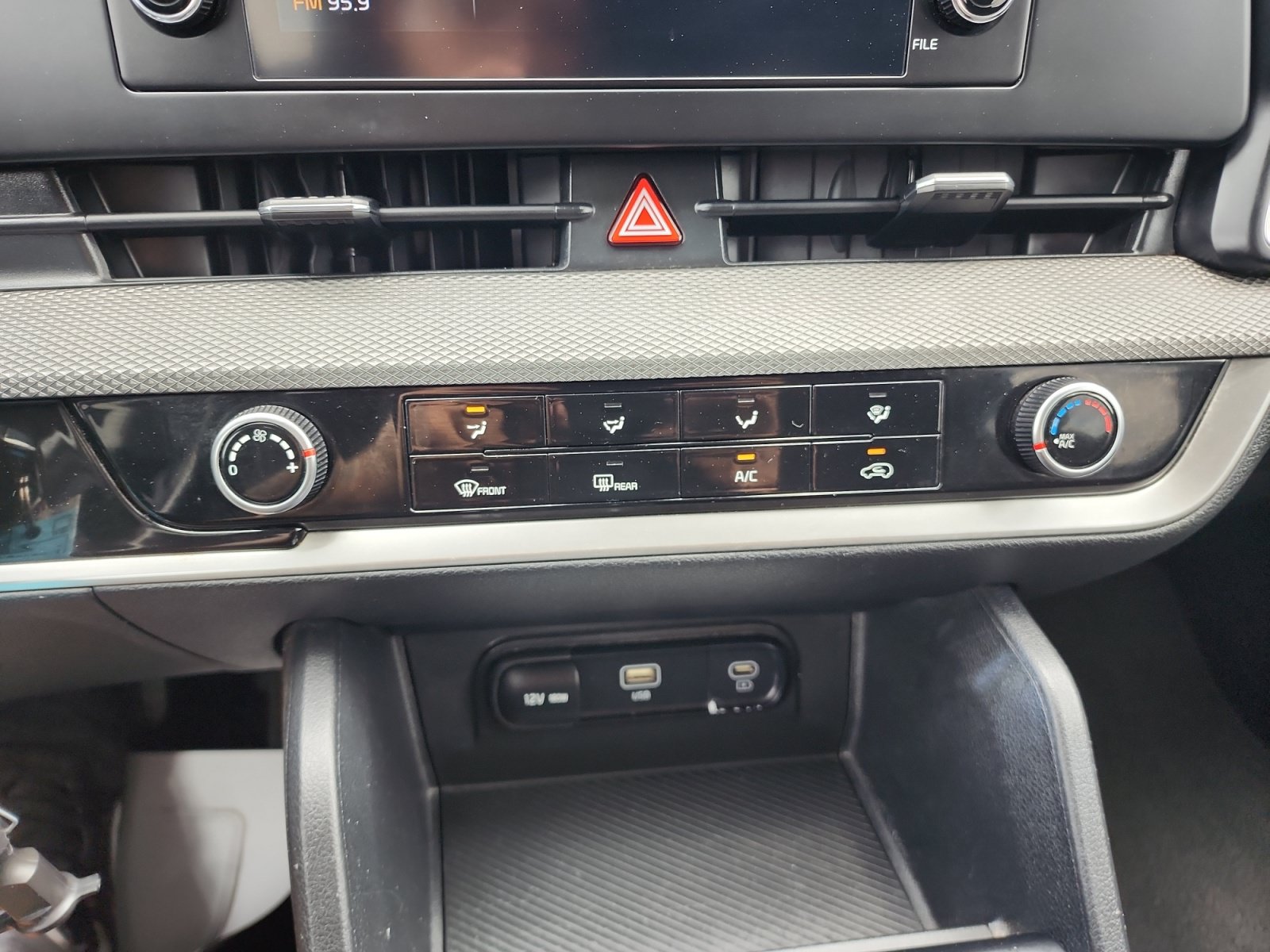 Used 2023 Kia Sportage LX FWD image 23