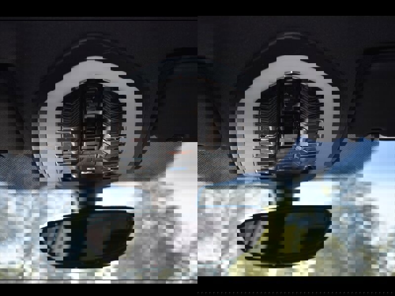 Used 2017 Porsche Cayenne S w/ Premium Package image 32