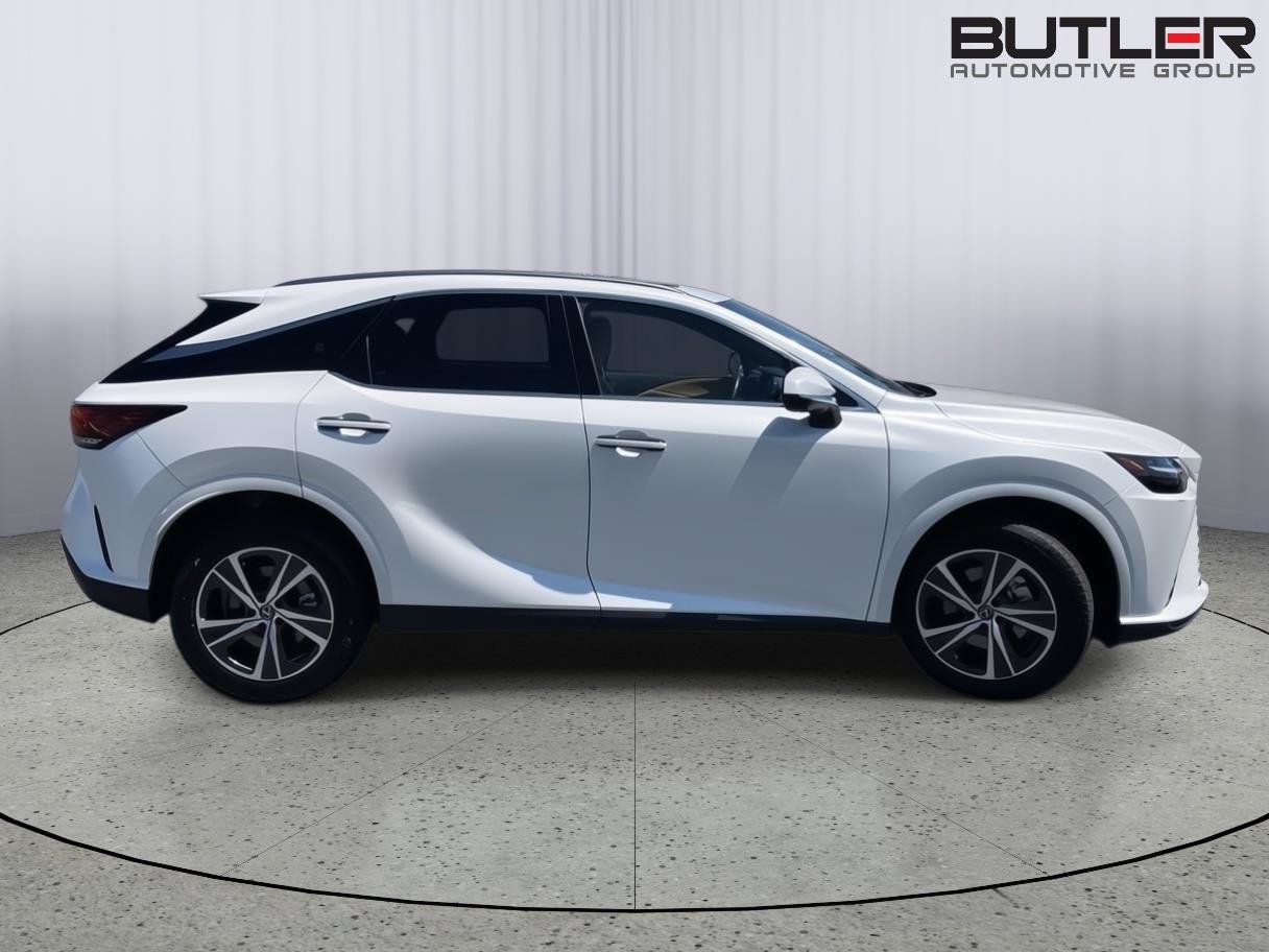 Used 2025 Lexus RX 350 Premium w/ Accessory Package (Z1) FWD image 6