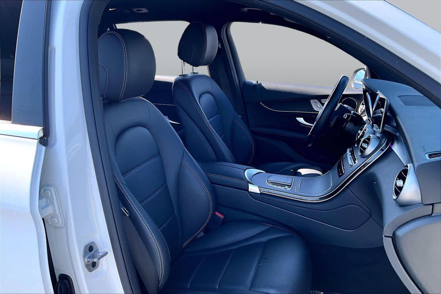 Used 2022 Mercedes-Benz GLC 300 4MATIC image 9