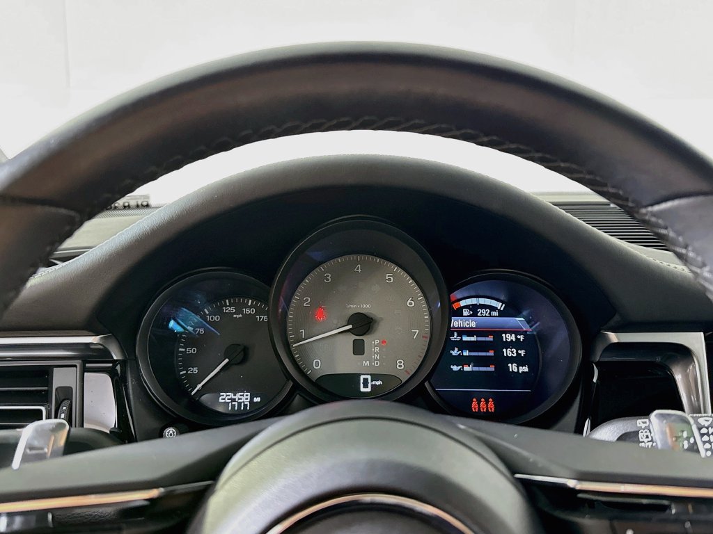 Certified 2023 Porsche Macan S AWD/4WD image 13