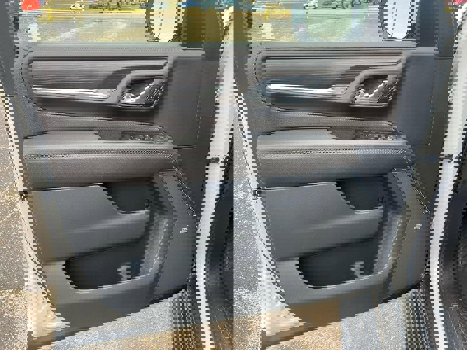 Used 2022 GMC Yukon XL Denali w/ Denali Premium Package image 29