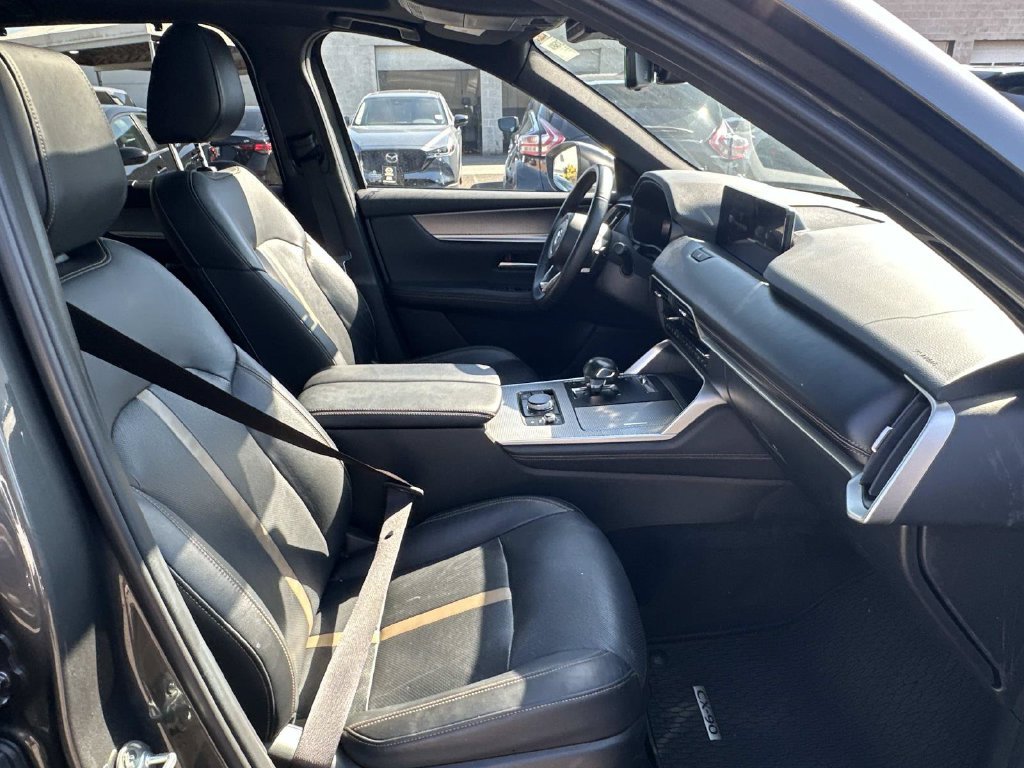 Used 2024 MAZDA CX-90 Plug-In Hybrid w/ Premium Plus AWD/4WD image 32