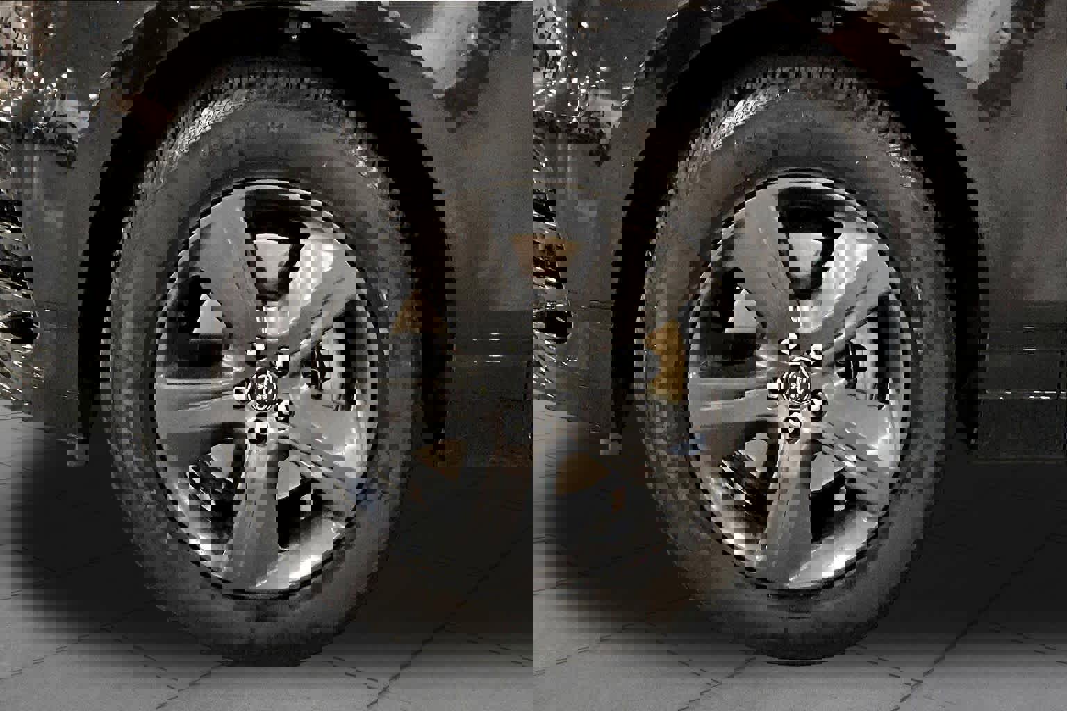 Used 2025 Land Rover Range Rover Velar Dynamic SE image 11