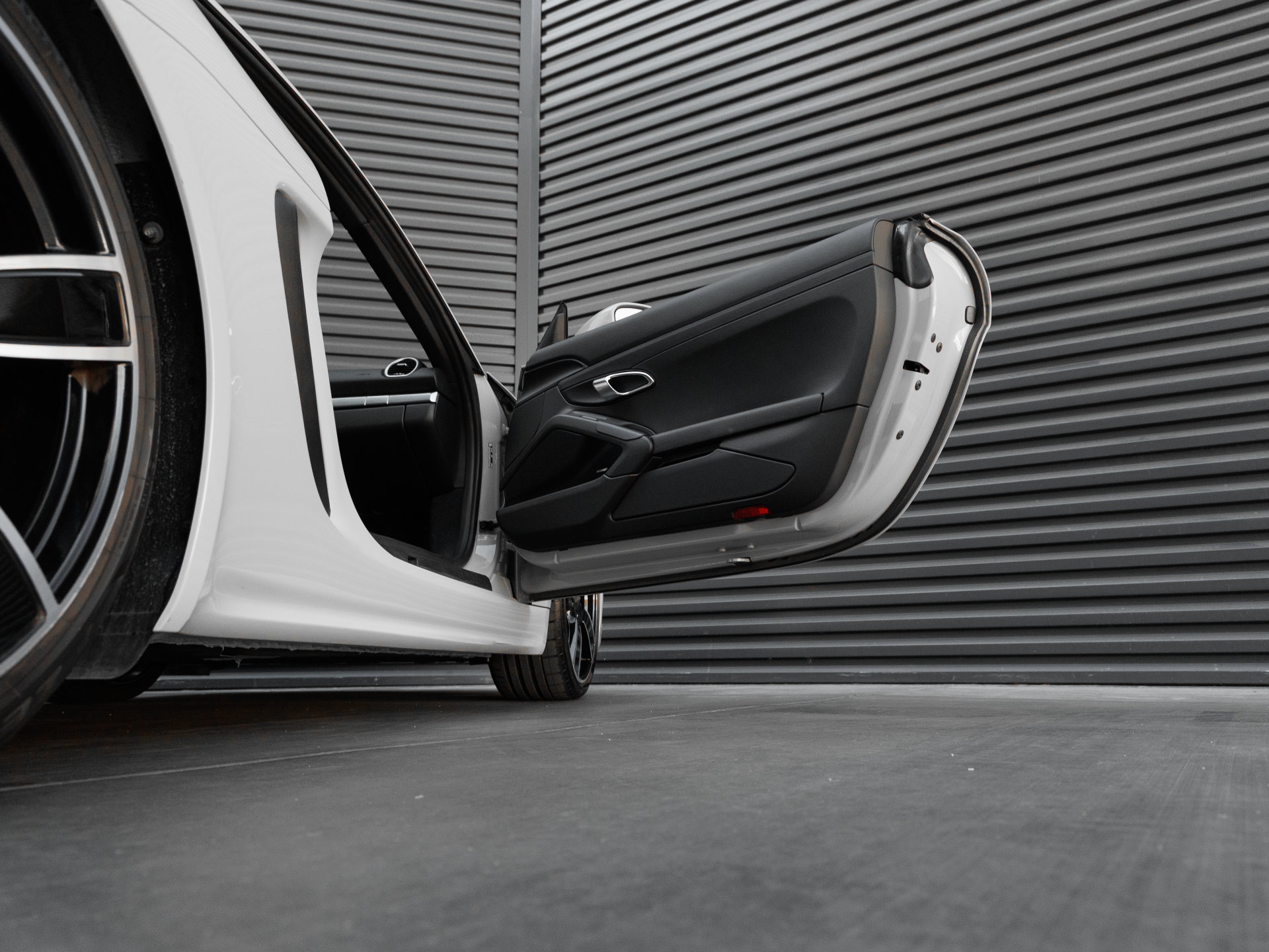Certified 2025 Porsche 718 Cayman RWD image 30
