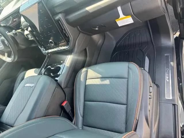 New 2026 GMC Yukon AT4 w/ AT4 Premium Plus Package AWD/4WD image 13