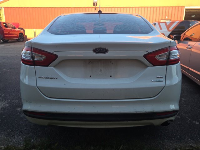 Used 2014 Ford Fusion SE w/ Equipment Group 202A FWD image 9