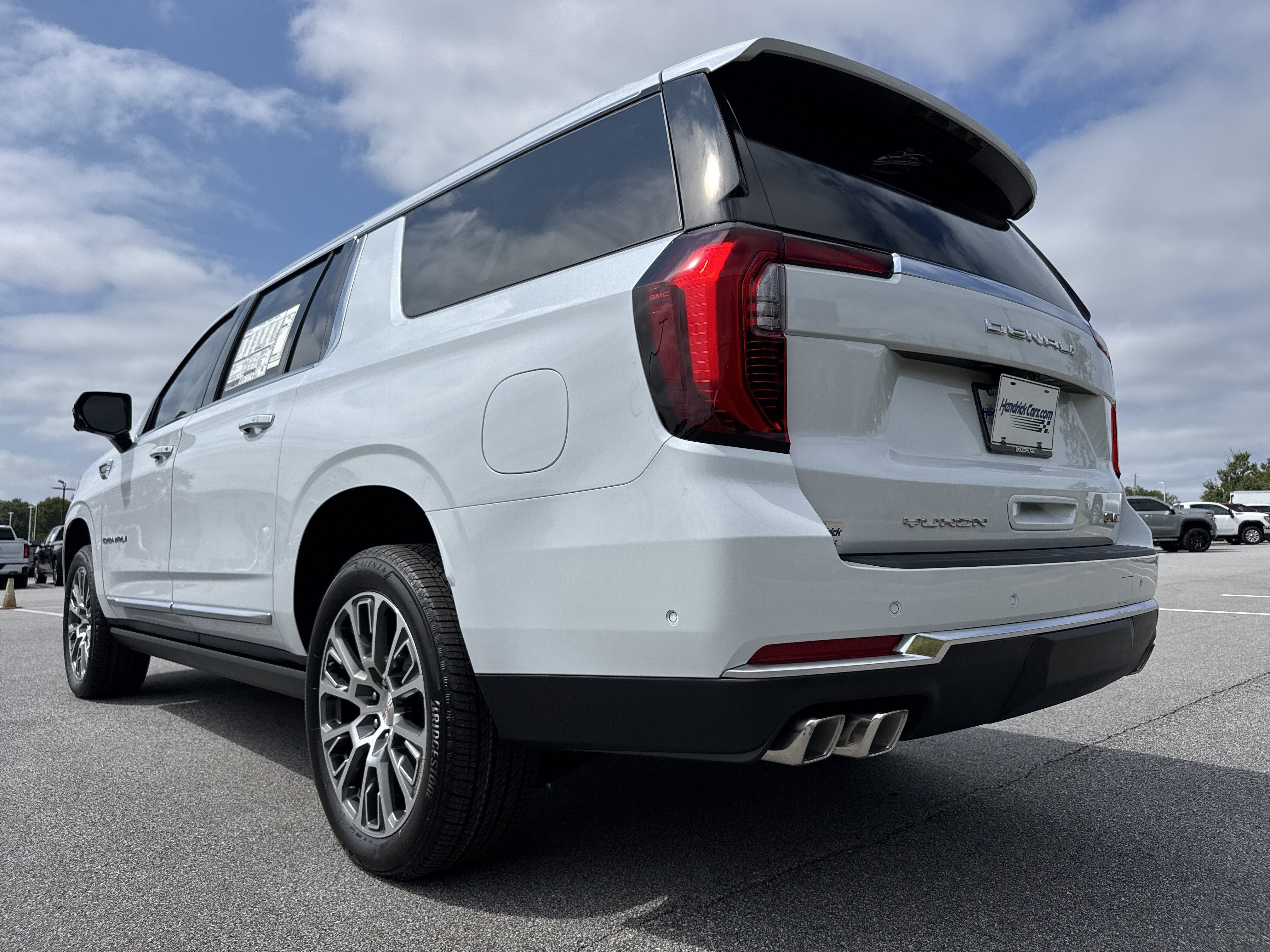 New 2026 GMC Yukon XL Denali w/ Denali Reserve Package RWD image 8