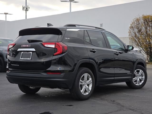 Used 2022 GMC Terrain SLE w/ Driver Convenience Package image 17