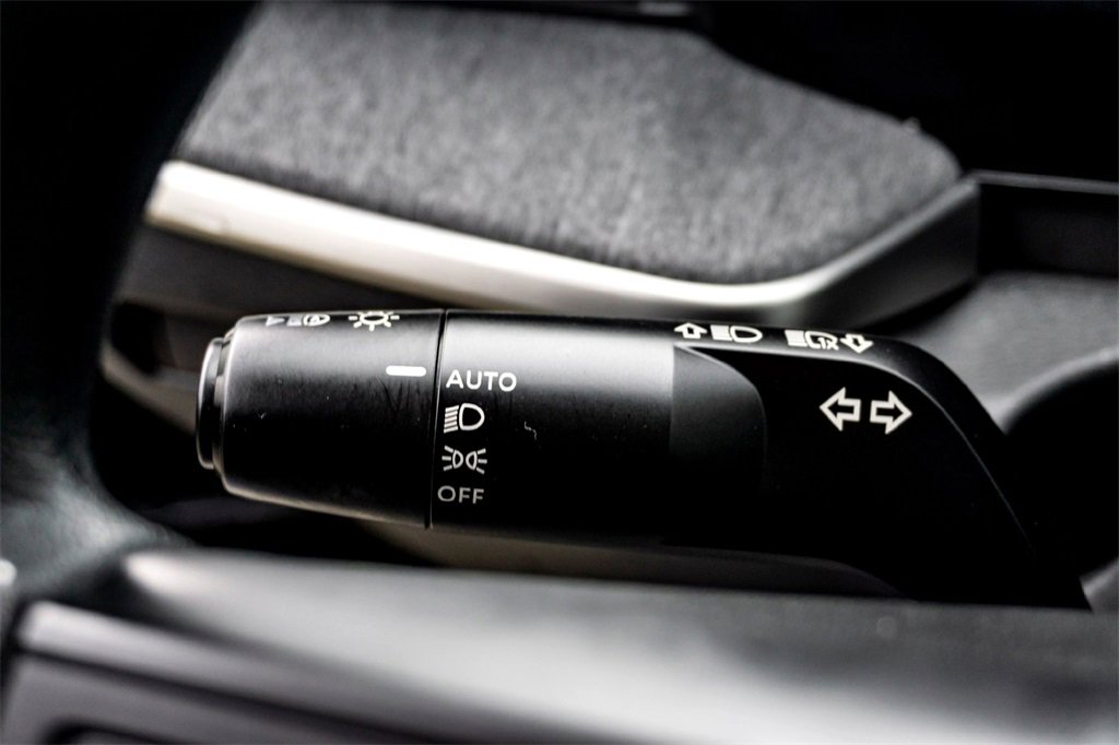 Used 2025 Nissan Kicks SV w/ Interior Electronics Package image 19