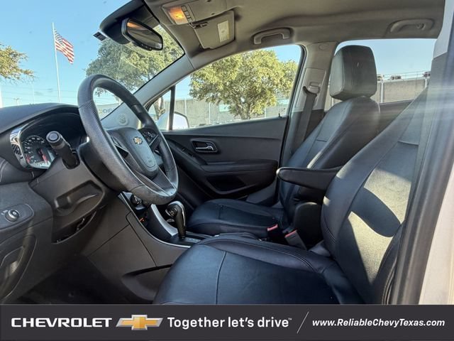 Used 2017 Chevrolet Trax LT FWD image 25