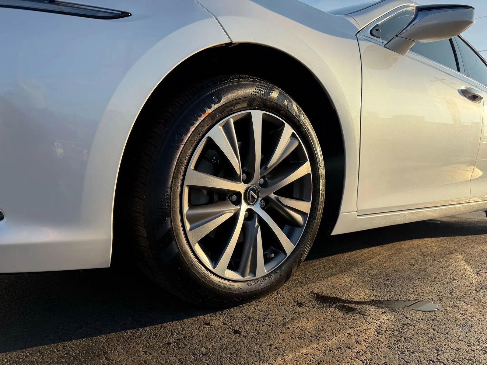 Used 2021 Lexus ES 350 w/ Premium Package image 19