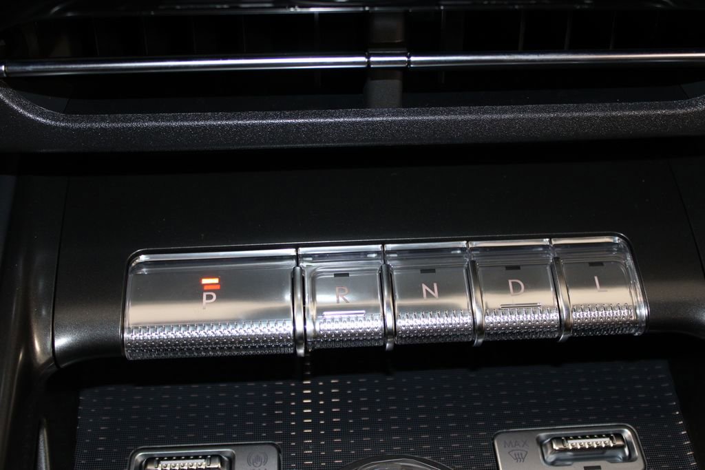 New 2025 Lincoln Nautilus Premier w/ Equipment Group 102A image 43