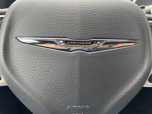 New 2026 Chrysler Pacifica Select image 19