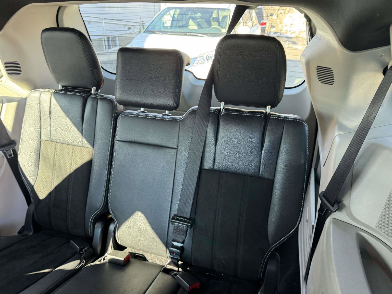 Used 2019 Dodge Grand Caravan SXT image 10