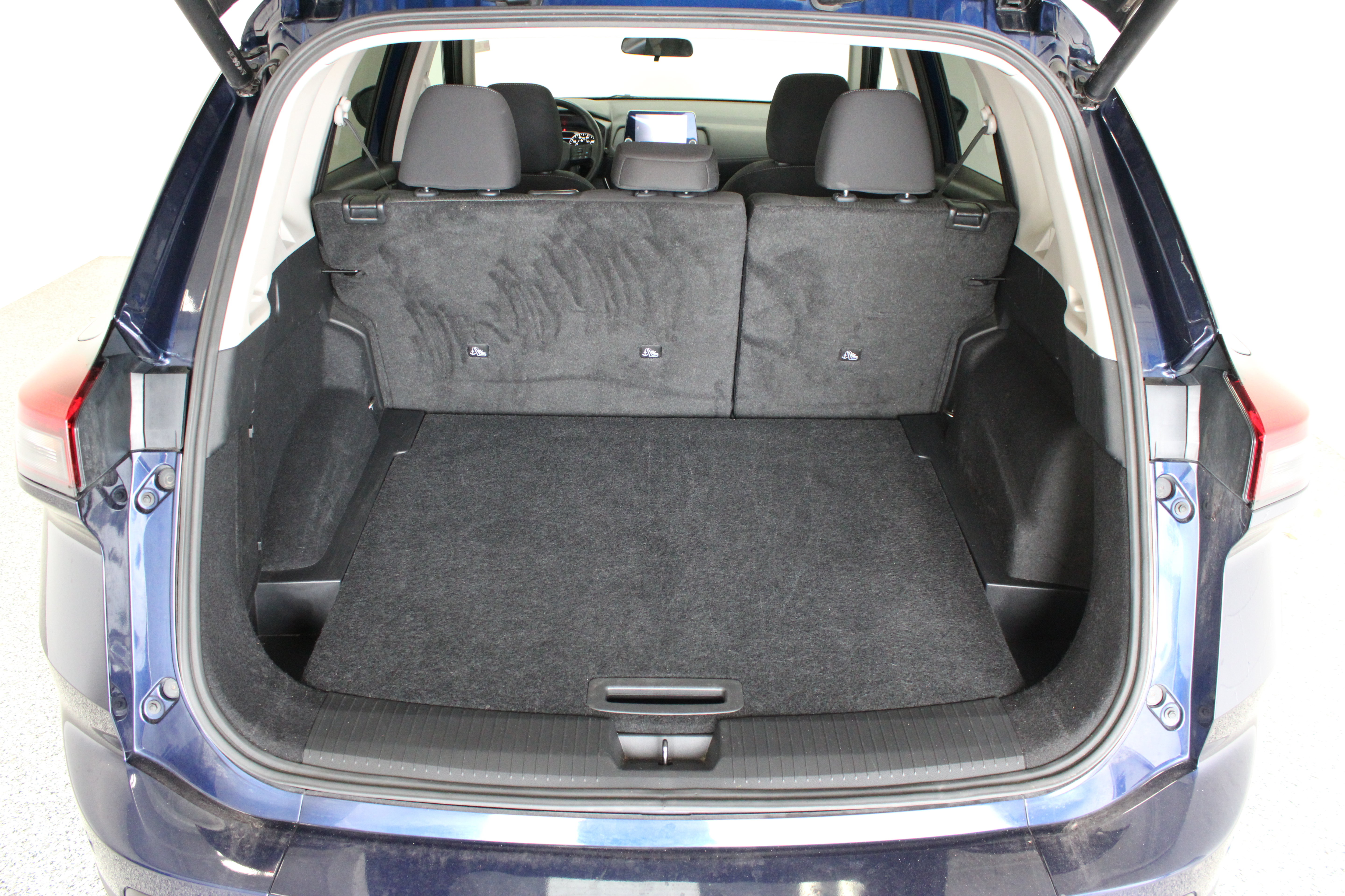 Used 2025 Nissan Rogue SV FWD image 30