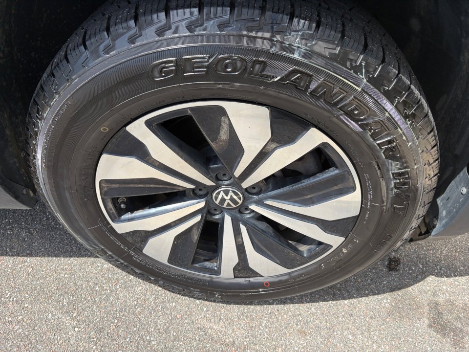 Used 2024 Volkswagen Atlas SE AWD/4WD image 29