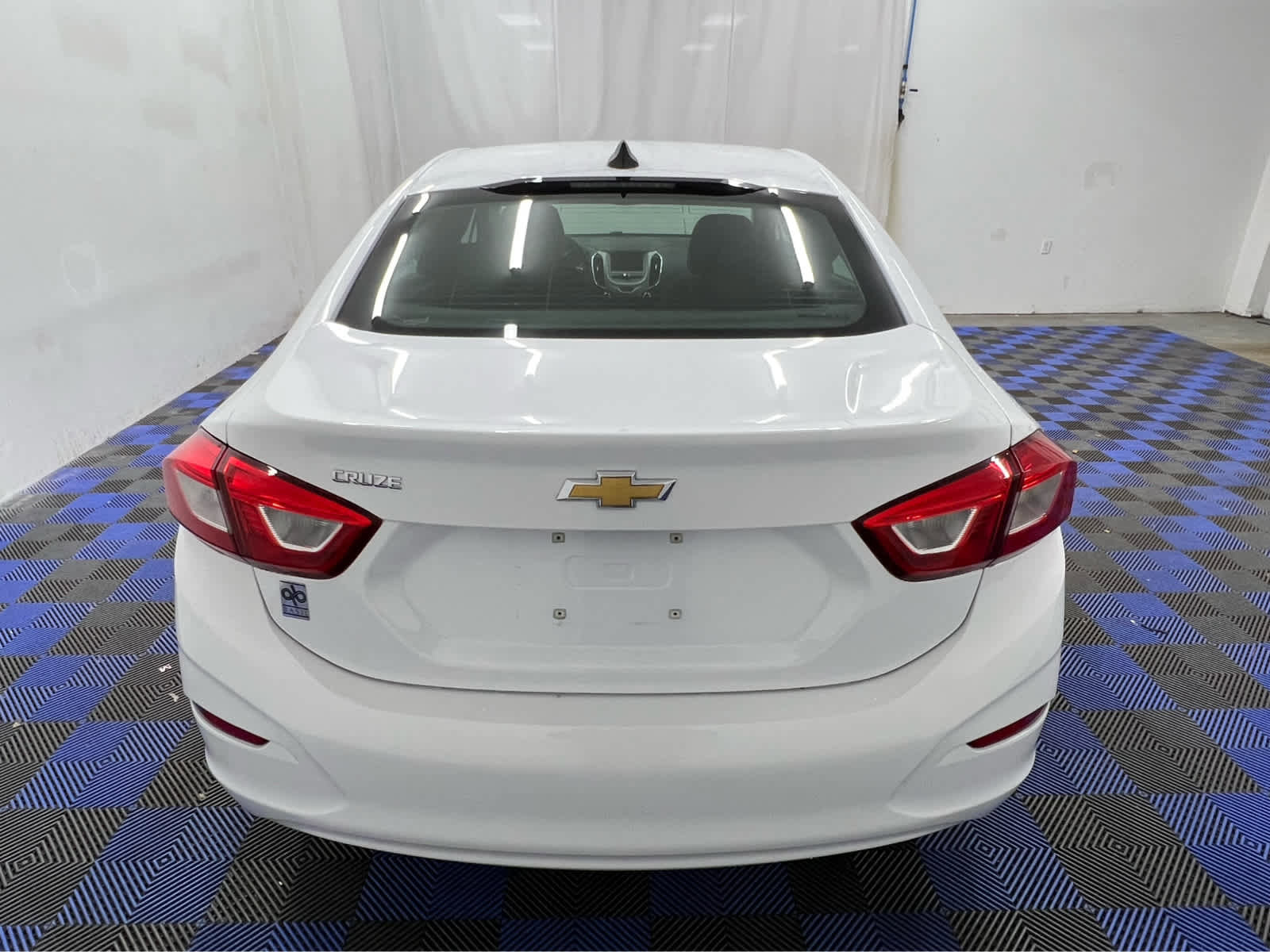 Used 2018 Chevrolet Cruze LS image 8