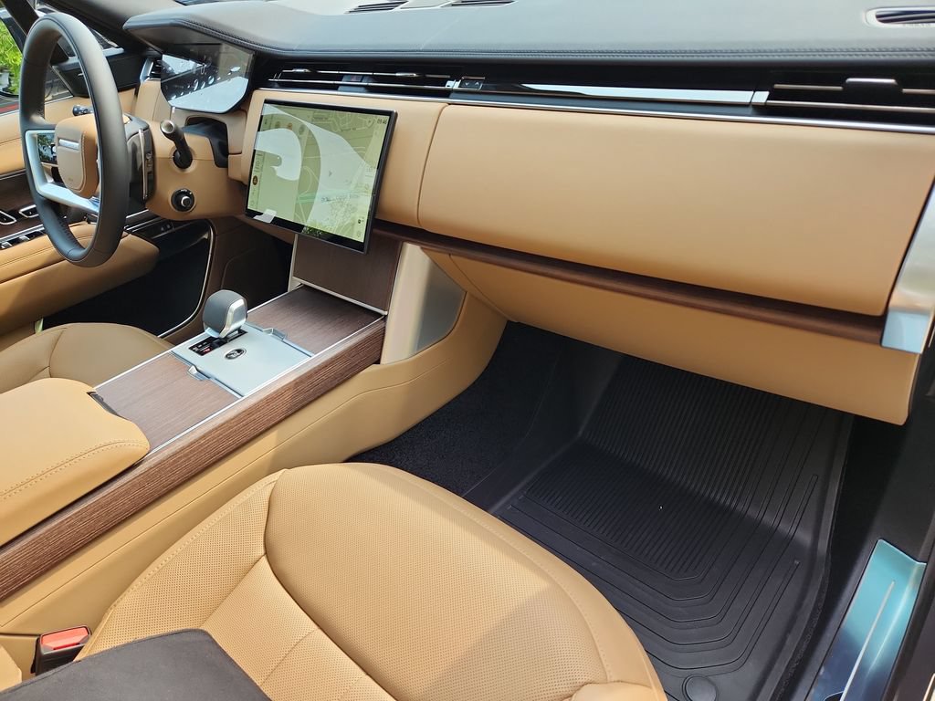 New 2026 Land Rover Range Rover Long Wheelbase SE AWD/4WD image 28