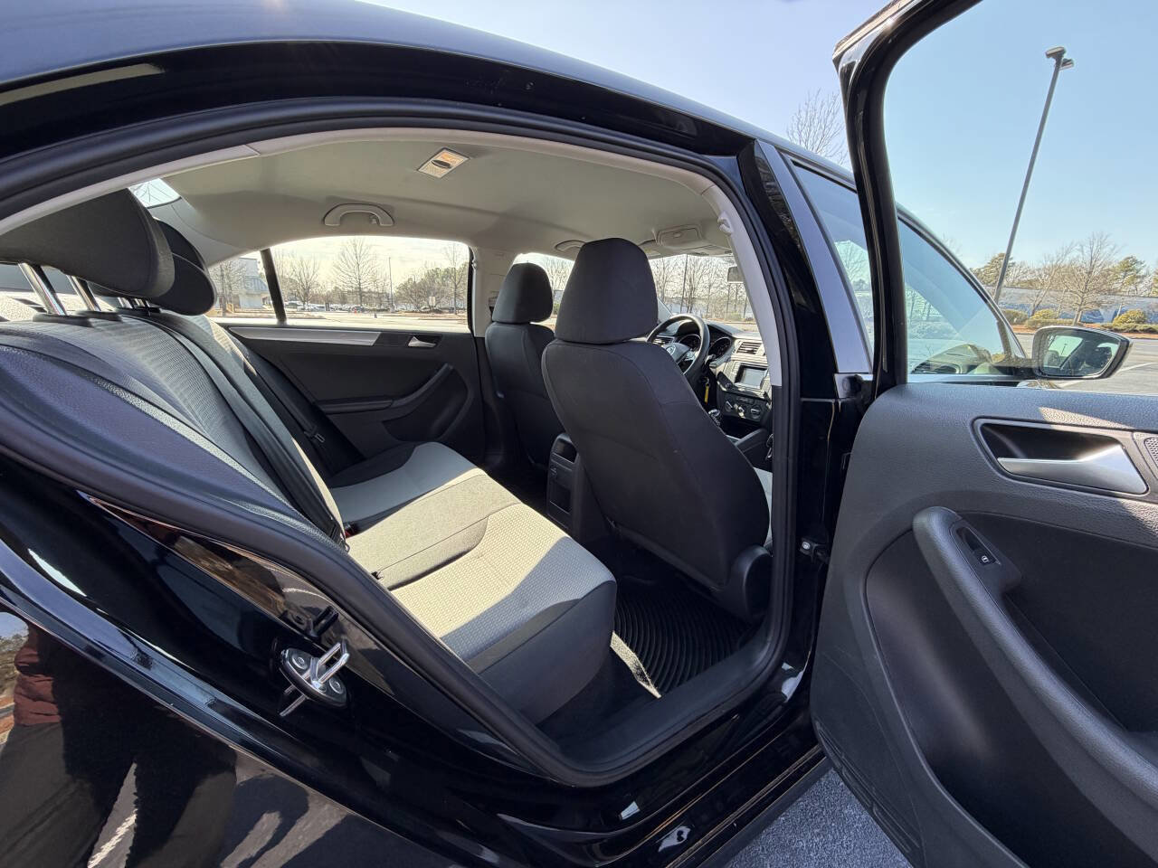 Used 2017 Volkswagen Jetta S image 14