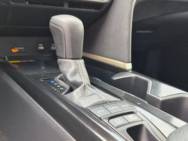 Used 2025 Toyota Camry LE FWD image 20
