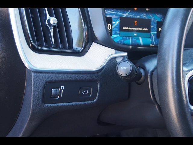 Used 2022 Volvo XC60 B5 Inscription w/ Protection Package Premier FWD image 24