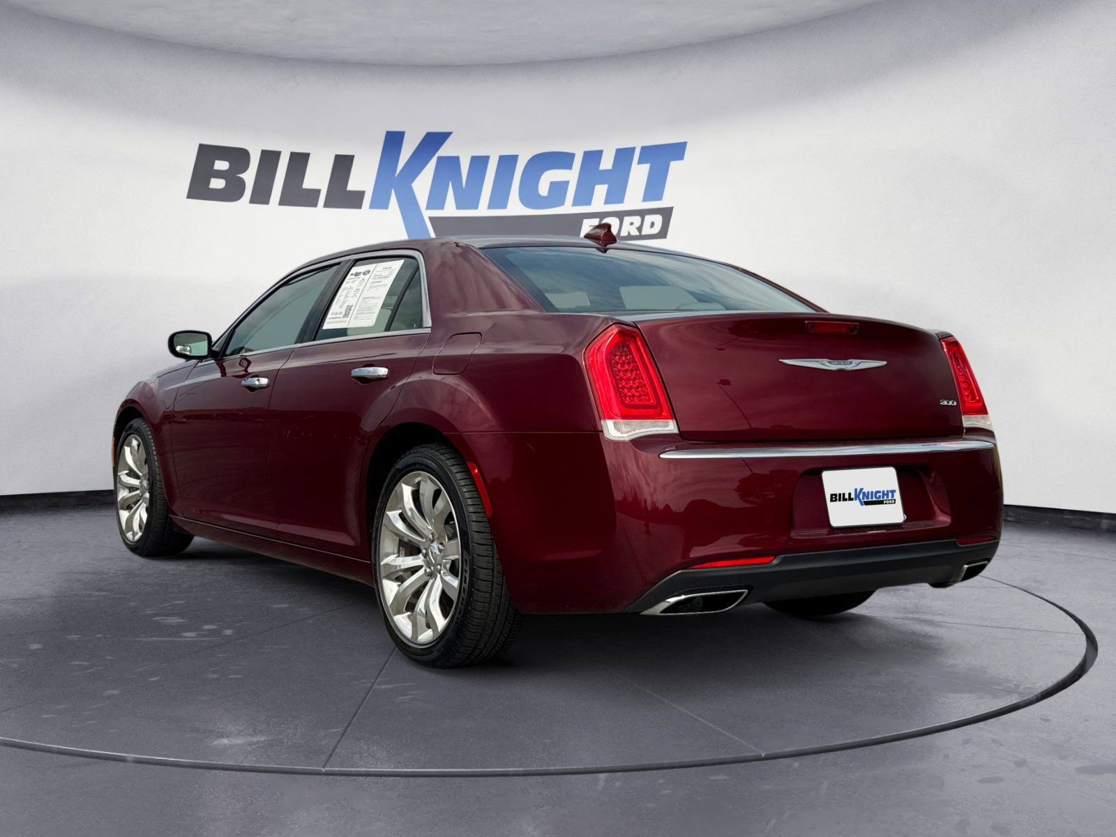 Used 2018 Chrysler 300 Limited w/ Harman/Kardon Audio Group image 3