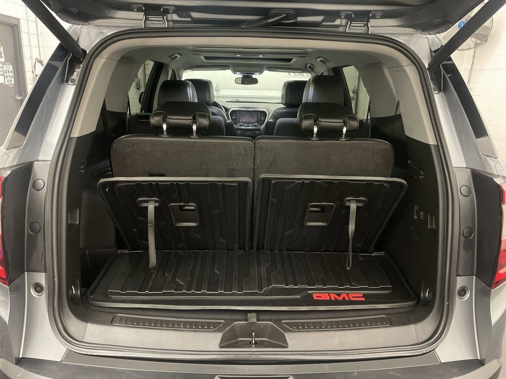 Used 2021 GMC Acadia AT4 w/ GMC Pro Grade Package image 21