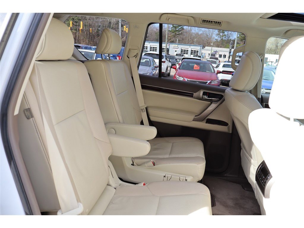 Used 2017 Lexus GX 460 image 25