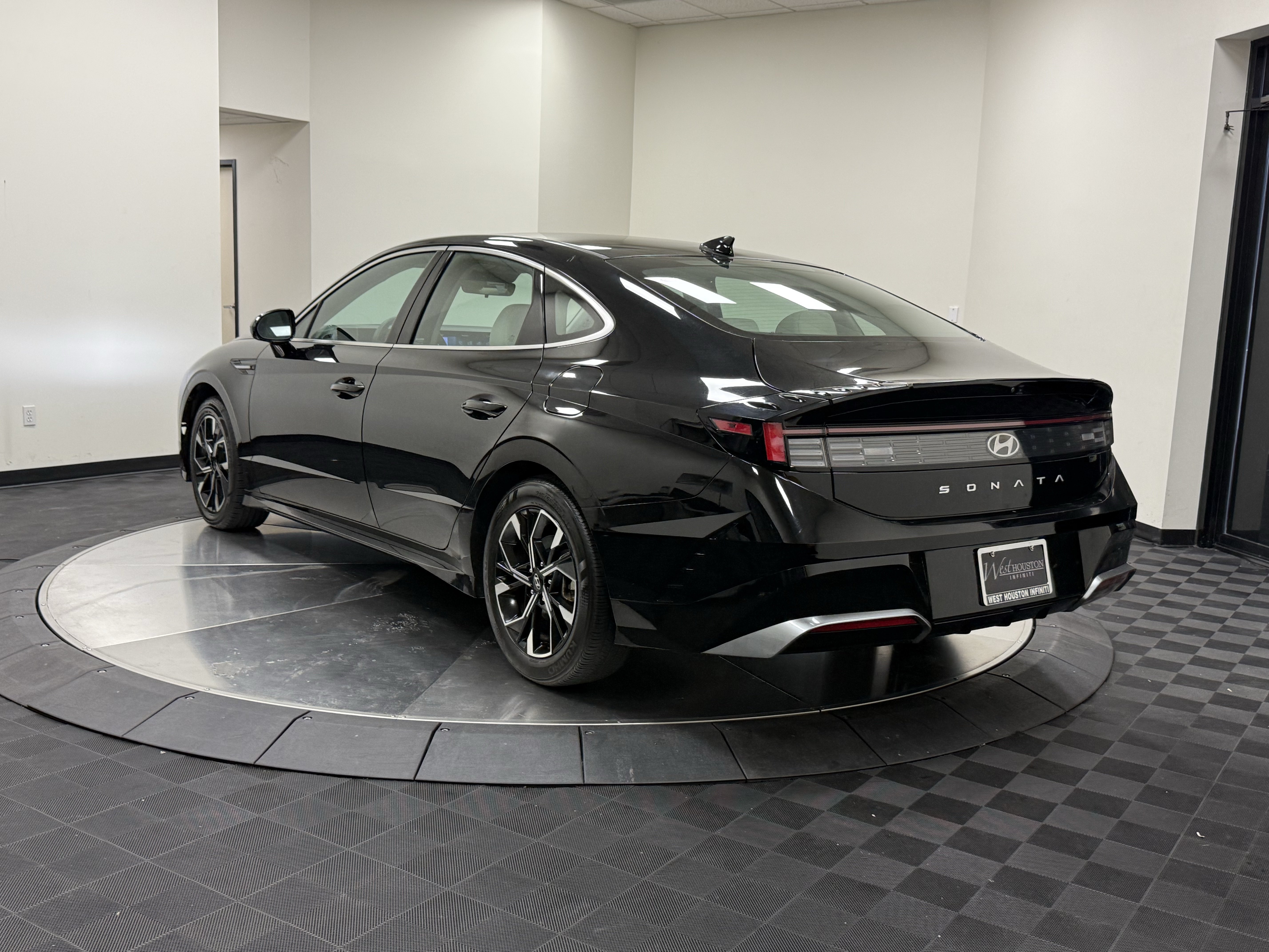 Used 2025 Hyundai Sonata SEL FWD image 5