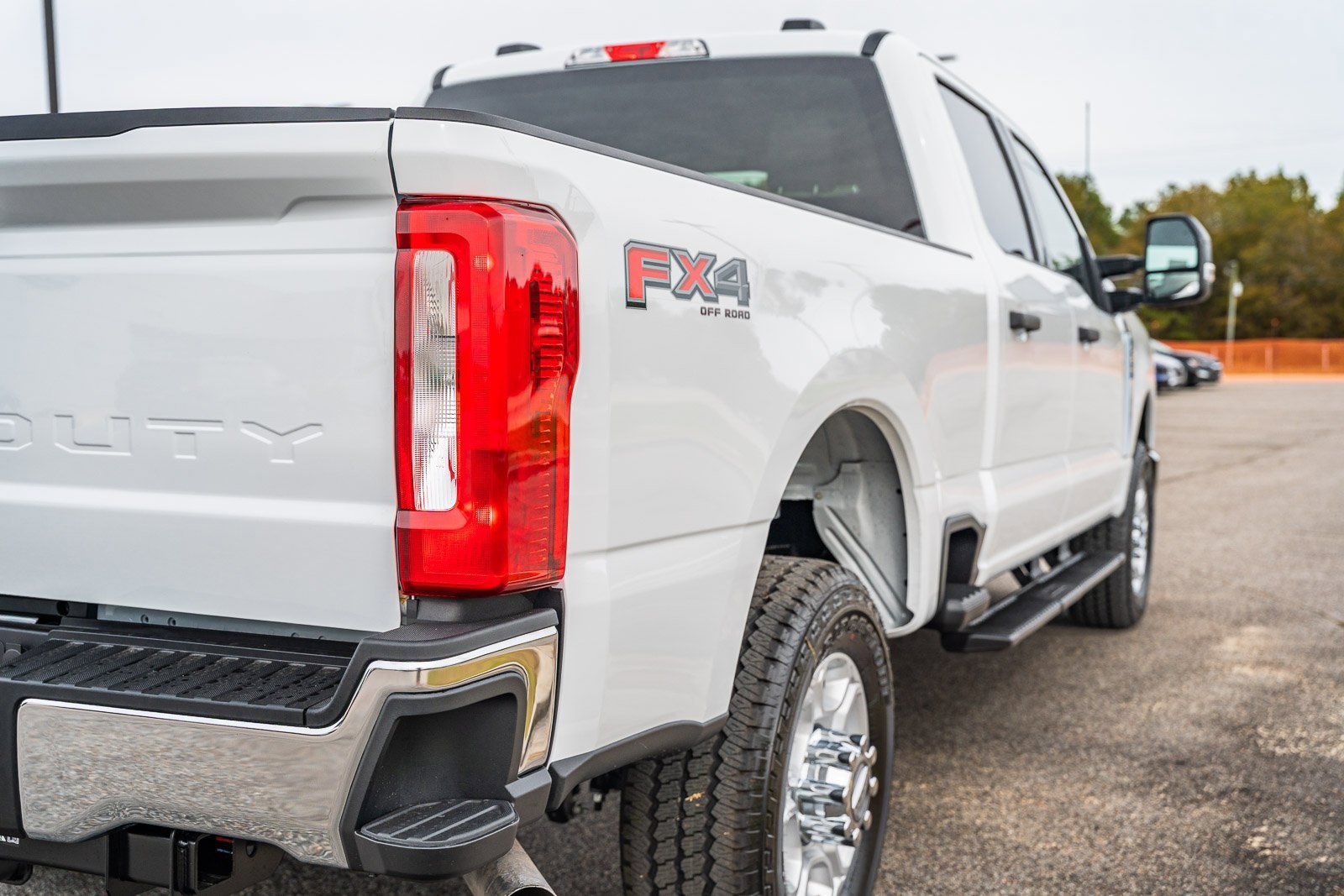 New 2026 Ford F350 XLT w/ FX4 Off-Road Package image 9