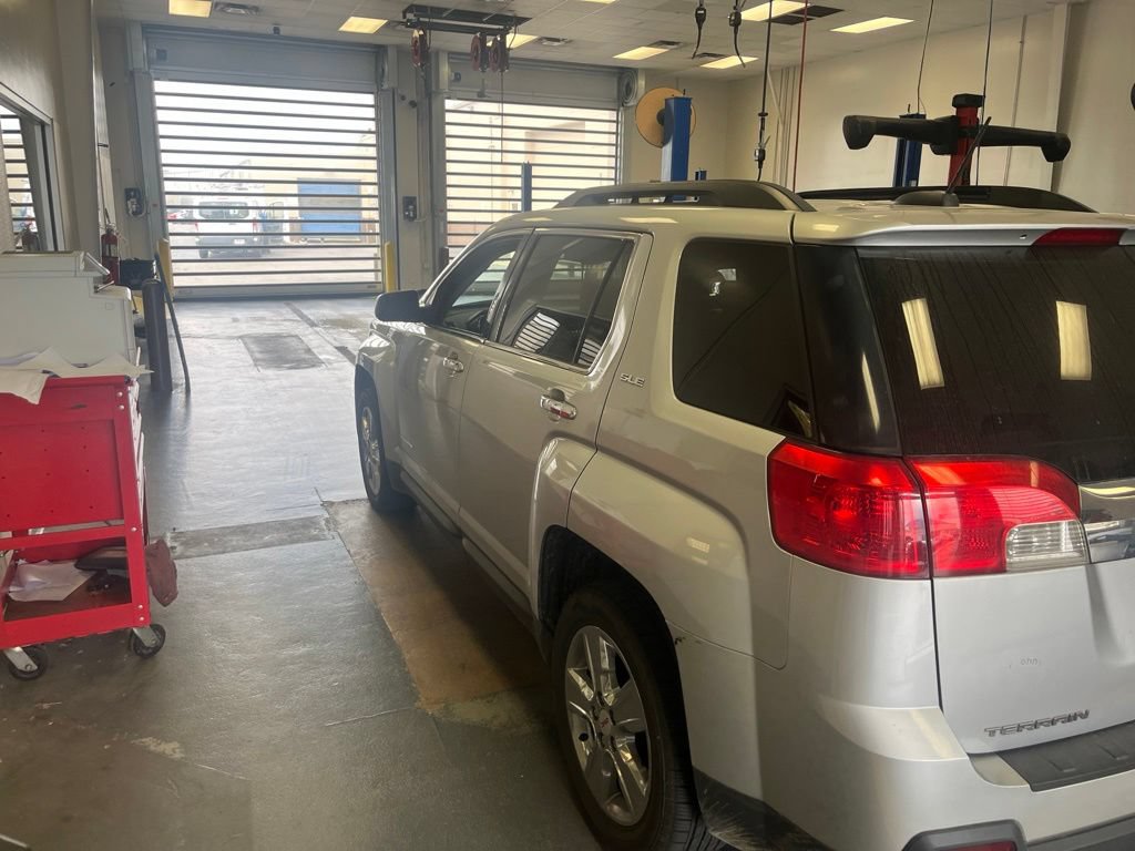 Used 2015 GMC Terrain SLE w/ Chrome Edition AWD/4WD image 7