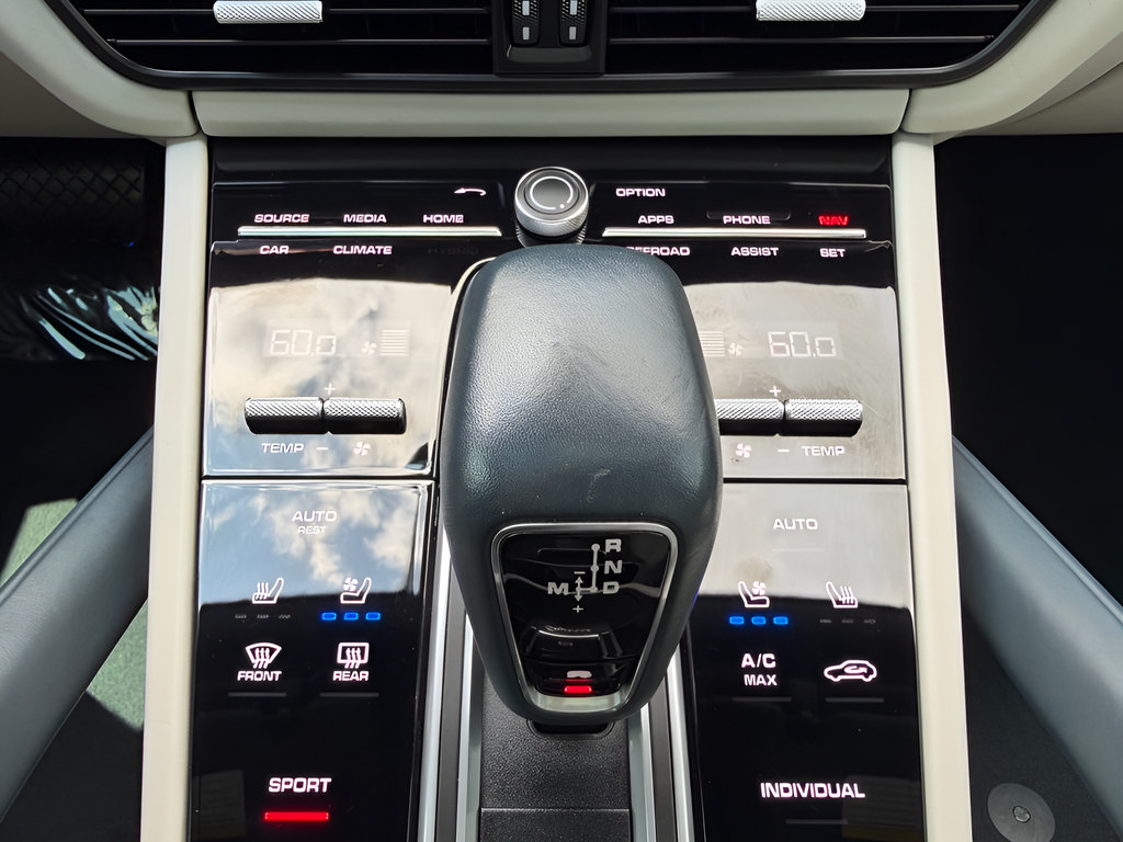 Used 2021 Porsche Cayenne AWD/4WD image 59
