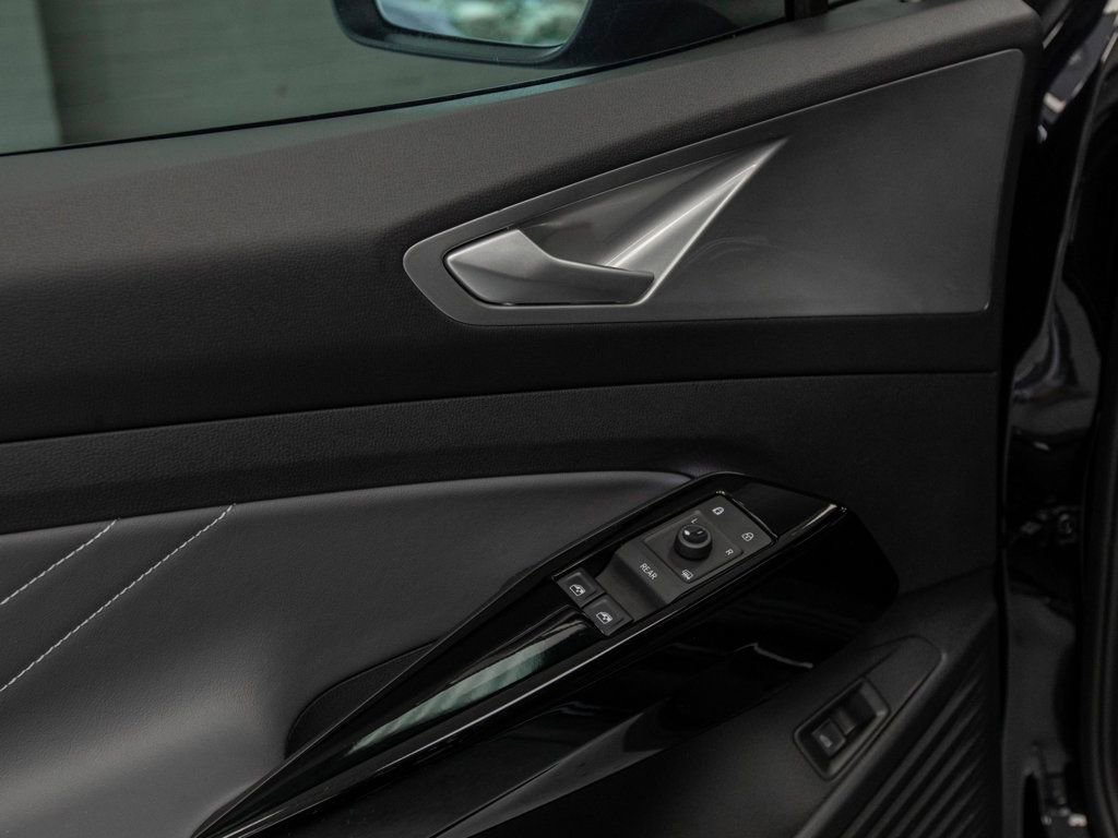 Used 2023 Volkswagen ID.4 Pro S Plus image 26