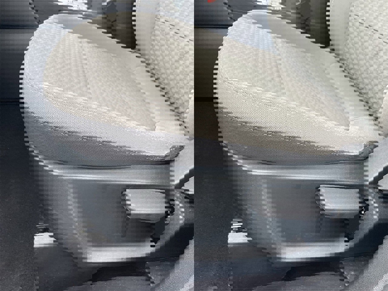 Used 2022 Ford Escape SE image 23