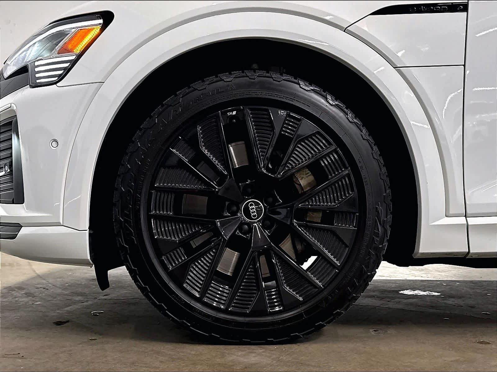 Certified 2024 Audi Q8 e-tron Prestige AWD/4WD image 12