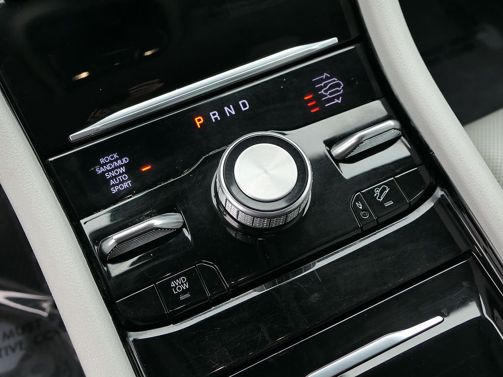 Used 2023 Jeep Grand Cherokee Summit w/ Luxury Tech Group V AWD/4WD image 20