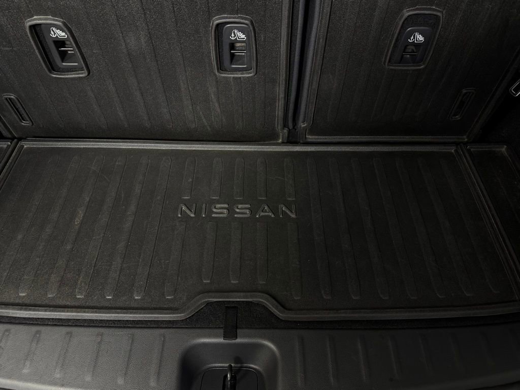 Used 2022 Nissan Pathfinder Platinum w/ Lighting Package (N92) image 26