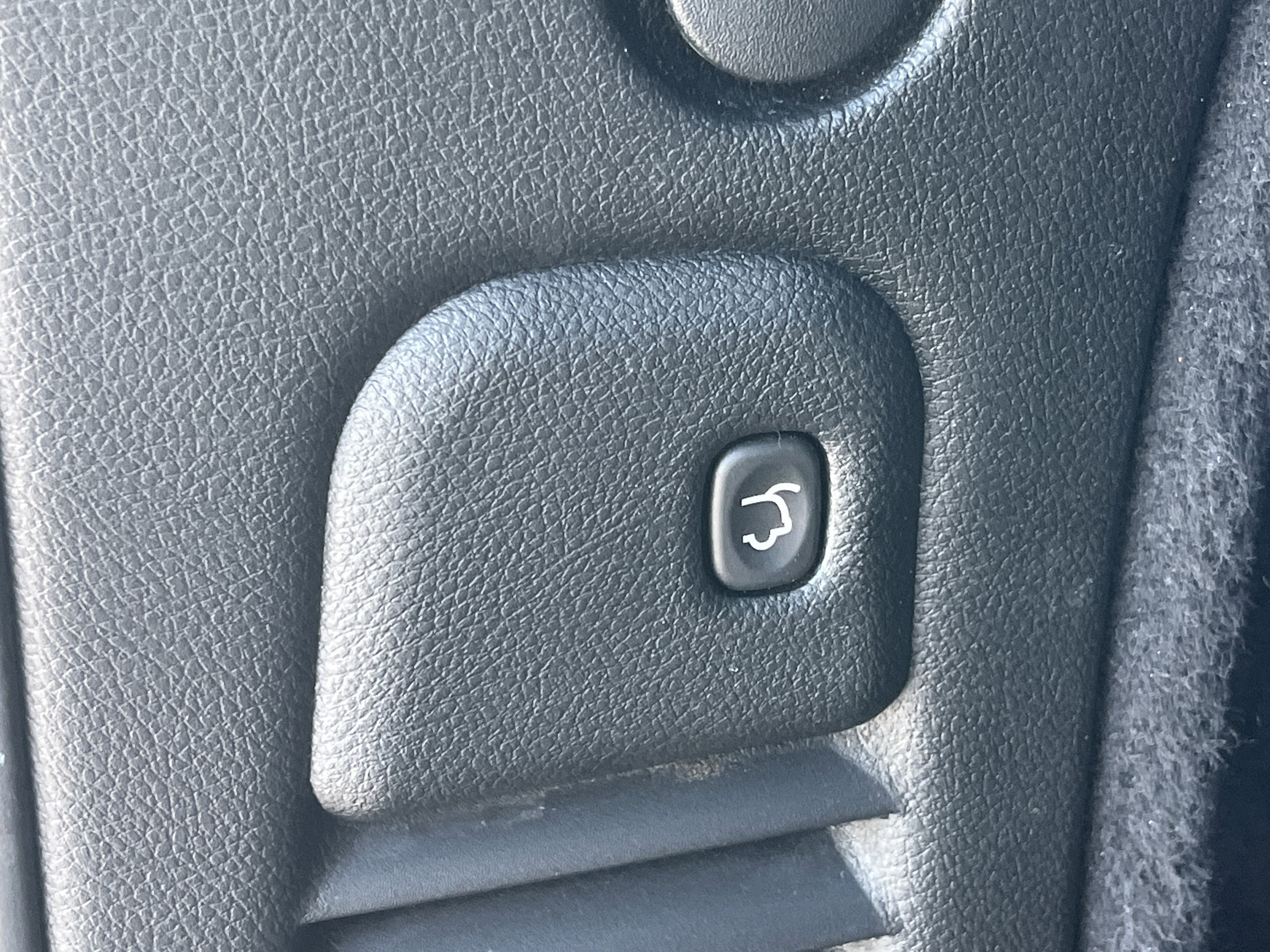 Used 2025 Dodge Durango GT RWD image 25
