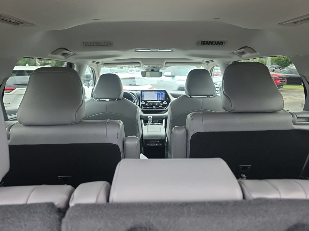 Used 2020 Toyota Highlander Limited AWD/4WD image 16