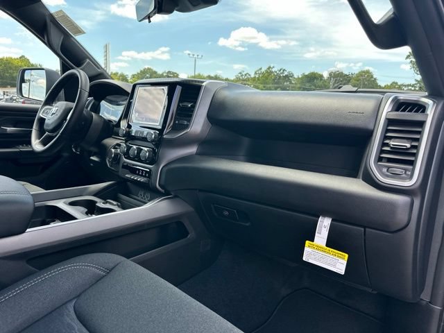 New 2026 RAM 1500 Express AWD/4WD image 45