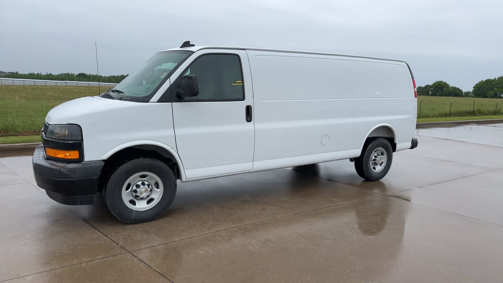 New 2026 Chevrolet Express 2500 Extended w/ Driver Convenience Package RWD image 5