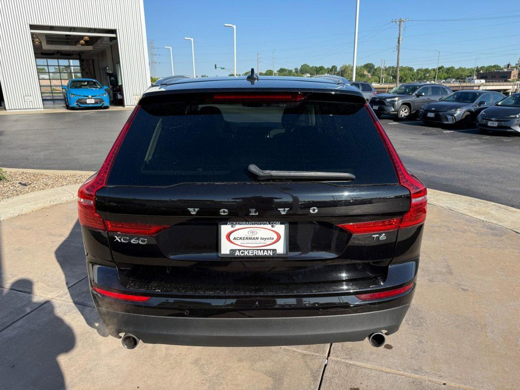 Used 2018 Volvo XC60 T6 Momentum w/ Vision Package AWD/4WD image 7