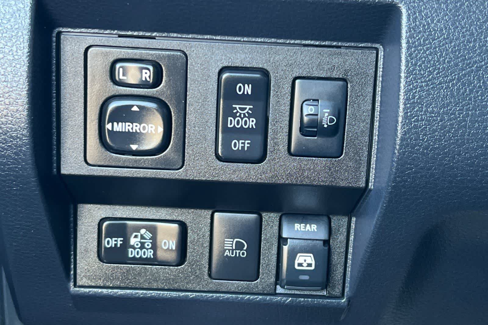 Used 2019 Toyota Tundra SR5 RWD image 31
