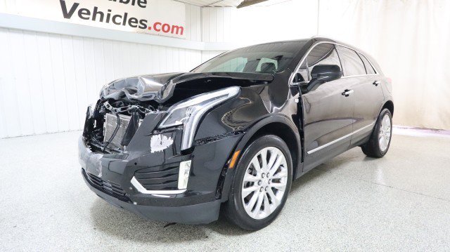 Used 2017 Cadillac XT5 Platinum w/ Driver Assist Package image 2