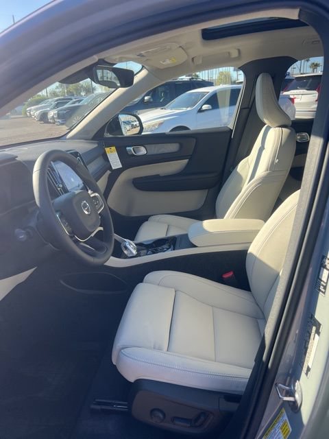New 2026 Volvo XC40 B5 Plus w/ Protection Package Premier AWD/4WD image 21